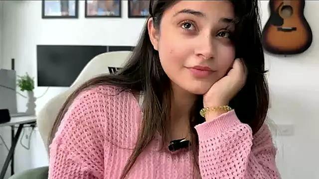 Snapshot of demieliss chatting on 05-16-26, 06:34 demieliss online show from 05-16-26, 06:34