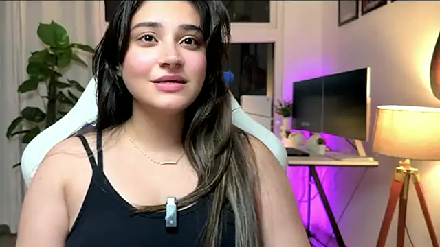 Snapshot of demieliss chatting on 04-26-26, 07:33 demieliss online show from 04-26-26, 07:33