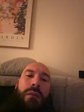 Snapshot of Banana_Boy chatting on 10-15-25, 09:12 Banana Boy online show from 10-15-25, 09:12