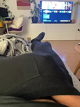 Snapshot of Banana_Boy chatting on 02-24-25, 09:09 Banana Boy online show from 02-24-25, 09:09