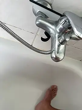 Snapshot of Banana_Boy chatting on 03-12-25, 09:03 Banana Boy online show from 03-12-25, 09:03