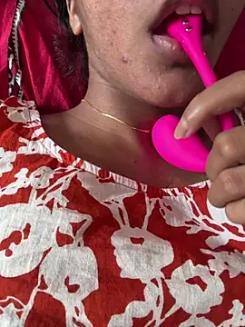 Snapshot of Goddess_sneha chatting on 11-08-25, 04:38 Goddess sneha online show from 11-08-25, 04:38