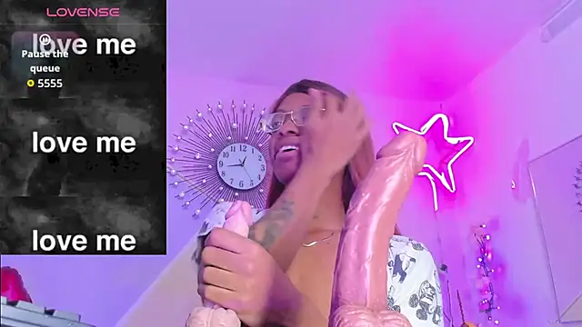 Tiffany Valentine15 online show from 11-06-25, 06:45