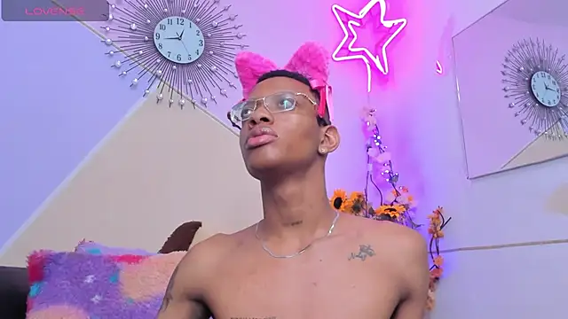 Tiffany Valentine15 online show from 09-18-25, 01:03