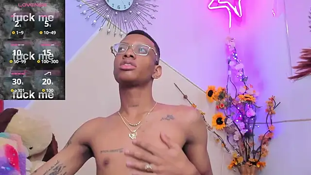 Tiffany Valentine15 online show from 09-20-25, 12:43