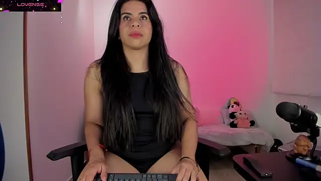 Biancastrongg online show from 10-15-25, 02:10