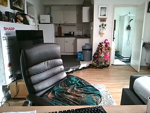 mihaimichael online show from 12-15-25, 01:50