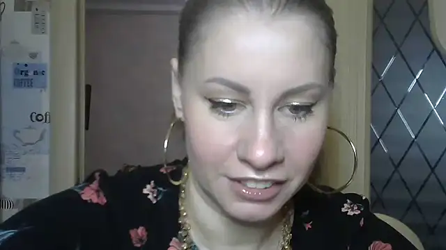 Snapshot of TherestlessKitty chatting on 03-05-25, 06:01 TherestlessKitty online show from 03-05-25, 06:01