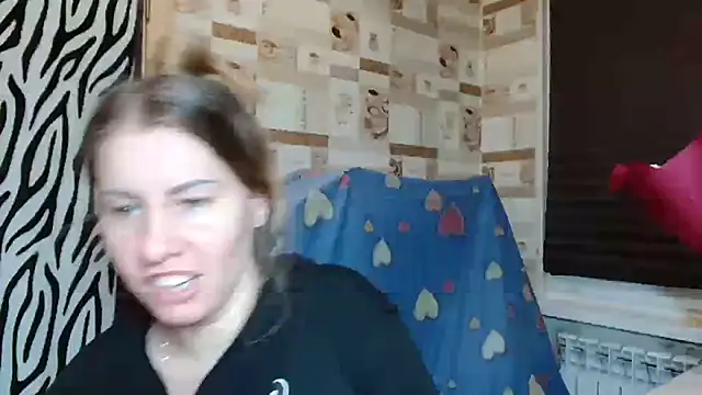 TherestlessKitty online show from 02-18-26, 10:39