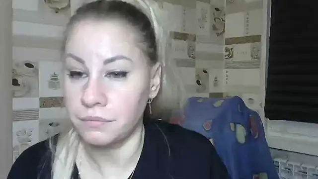 TherestlessKitty online show from 12-18-25, 08:12