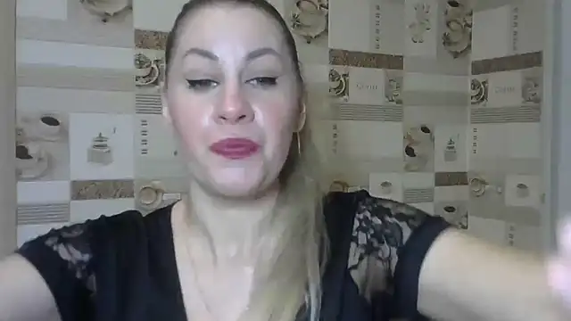 Snapshot of TherestlessKitty chatting on 02-14-25, 06:34 TherestlessKitty online show from 02-14-25, 06:34