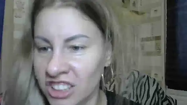 Snapshot of TherestlessKitty chatting on 10-02-25, 10:29 TherestlessKitty online show from 10-02-25, 10:29