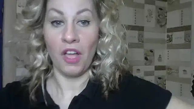 Snapshot of TherestlessKitty chatting on 03-04-25, 06:04 TherestlessKitty online show from 03-04-25, 06:04