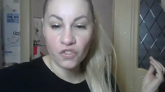 Snapshot of TherestlessKitty chatting on 03-23-25, 06:05 TherestlessKitty online show from 03-23-25, 06:05