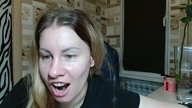 TherestlessKitty online show from 05-26-26, 10:19