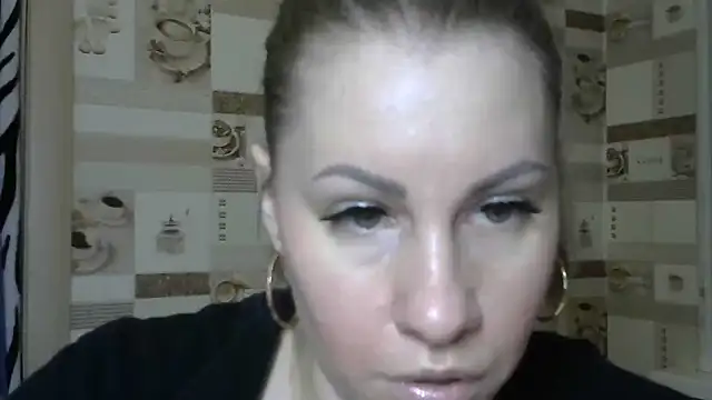 Snapshot of TherestlessKitty chatting on 02-08-25, 11:33 TherestlessKitty online show from 02-08-25, 11:33