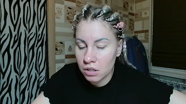 TherestlessKitty online show from 05-01-26, 10:15