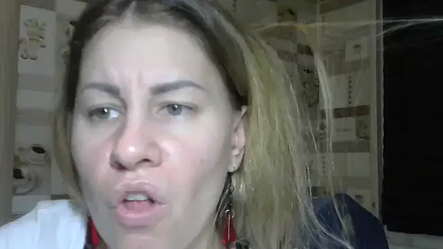 TherestlessKitty online show from 11-21-25, 10:20