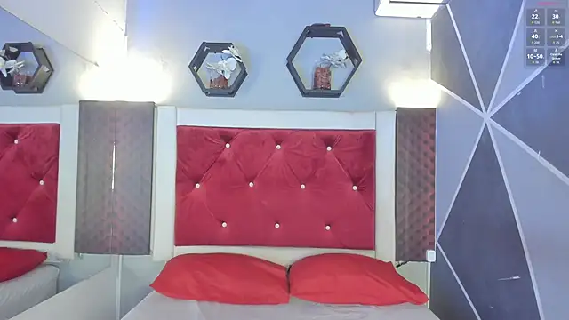 Karoll014 online show from 05-26-26, 12:14