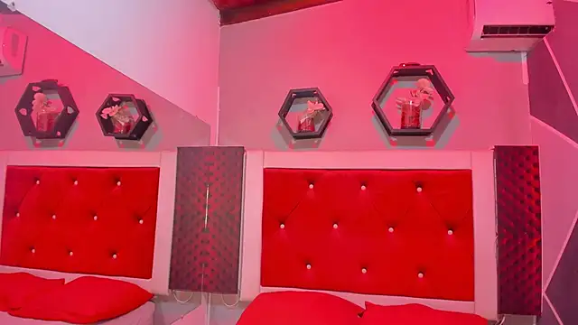 Karoll014 online show from 11-11-25, 12:44