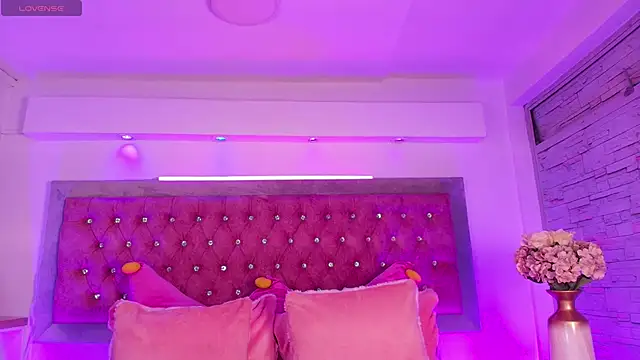 Tayzon Foxxx online show from 12-14-25, 08:36