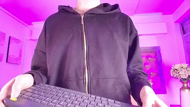 Tayzon Foxxx online show from 12-17-25, 12:10