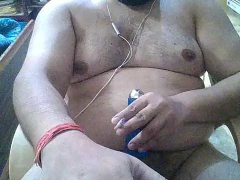 Snapshot of ARYANAVAILABLE chatting on 09-29-25, 12:06 ARYANAVAILABLE online show from 09-29-25, 12:06