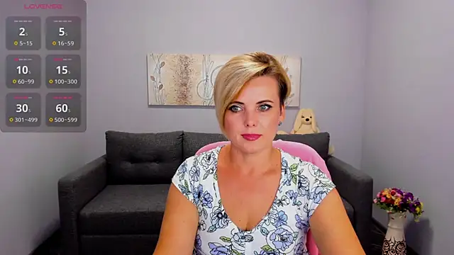 Snapshot of Julia_Wilsone chatting on 09-09-25, 12:14 Julia Wilsone online show from 09-09-25, 12:14