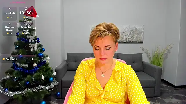 Julia Wilsone online show from 12-14-25, 01:06