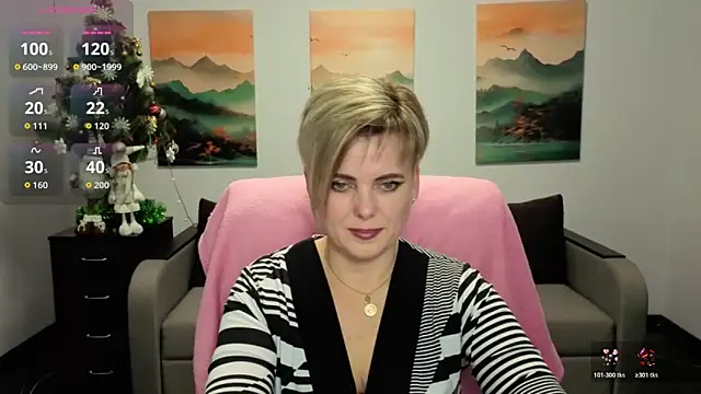 Julia Wilsone online show from 12-20-25, 02:20