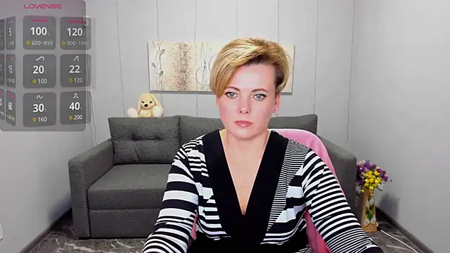 Snapshot of Julia_Wilsone chatting on 01-27-25, 01:09 Julia Wilsone online show from 01-27-25, 01:09