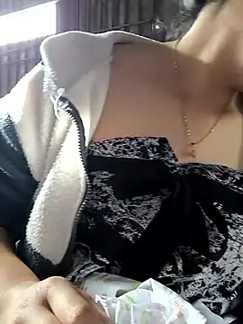 Sweetlove 77 online show from 10-28-25, 01:17