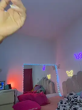 AlisonHoot69 online show from 05-12-26, 01:57
