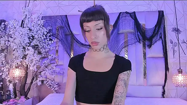 MadisonWood01 online show from 11-25-25, 04:57