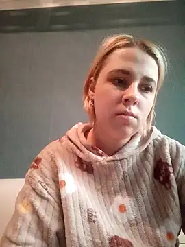 Gussie Bridie online show from 03-06-25, 02:18