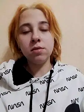 Gussie Bridie online show from 12-23-25, 05:18