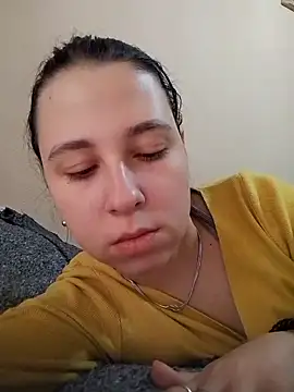 Gussie Bridie online show from 10-25-25, 05:28