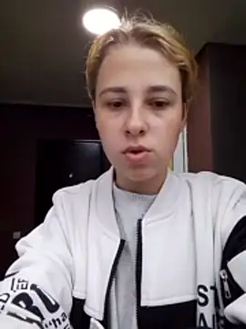 Snapshot of Gussie_Bridie chatting on 04-23-26, 01:02 Gussie Bridie online show from 04-23-26, 01:02