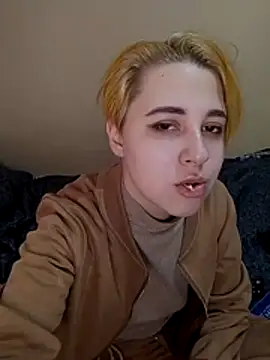 Gussie Bridie online show from 02-18-26, 05:49