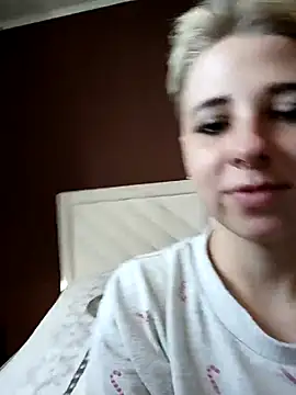 Snapshot of Gussie_Bridie chatting on 05-16-26, 10:58 Gussie Bridie online show from 05-16-26, 10:58