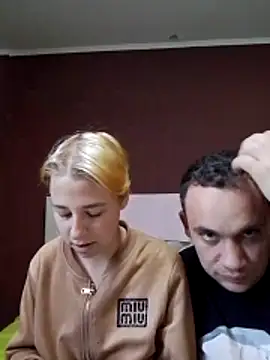 Snapshot of Gussie_Bridie chatting on 04-26-26, 06:22 Gussie Bridie online show from 04-26-26, 06:22