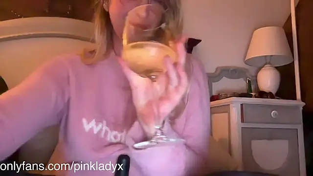 Pinkyladyxxx online show from 01-22-25, 02:04