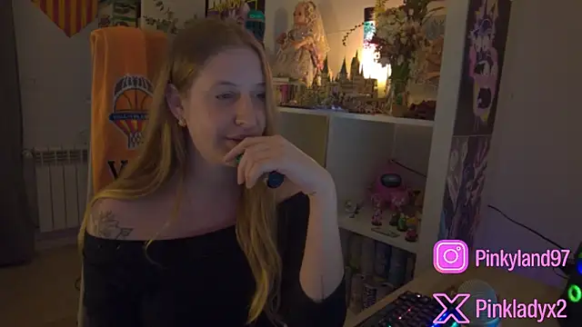 Pinkyladyxxx online show from 03-08-26, 12:16
