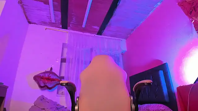 ivy roosx online show from 03-09-25, 08:21