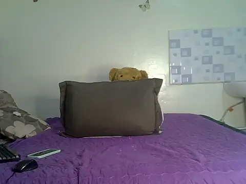 Snapshot of jeyberrie chatting on 09-15-25, 05:46 jeyberrie online show from 09-15-25, 05:46