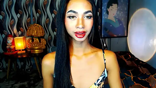 Snapshot of PrettyLatiina chatting on 10-24-25, 04:22 PrettyLatiina online show from 10-24-25, 04:22