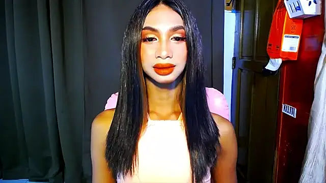 PrettyLatiina online show from 10-30-25, 02:54