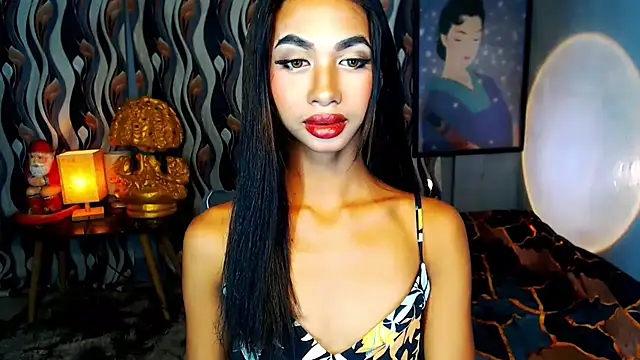 PrettyLatiina online show from 10-24-25, 04:28