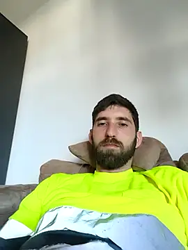 Snapshot of kevcore96 chatting on 11-25-25, 01:44 kevcore96 online show from 11-25-25, 01:44