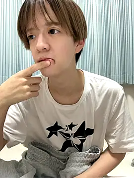 yuuuuma578 online show from 11-05-25, 06:38